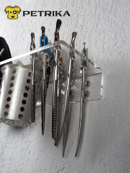 Настенная полка органайзер PETRIKA с контейнером для аксессуаров, держателем на 9 ножниц и фиксатором для фена. Настенная полка органайзер PETRIKA с контейнером для аксессуаров, держателем на 9 ножниц и фиксатором для фена.